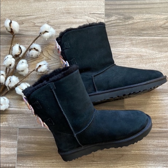 🌿UGG- W BAILEY BOW ABSTRACT SPLATTER BOOTS🌿 - Picture 2 of 13